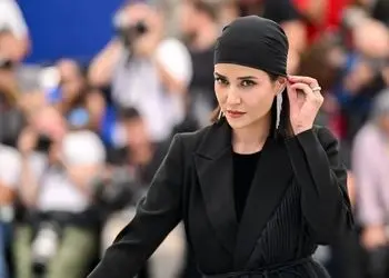 به مناسبت روز جهانی زنان شاغل مجرد: نگاهی به هنرنمایی جذاب پریناز ایزدیار، نازنین بیاتی و سارا بهرامی در نقش شیرزنان ایرانی