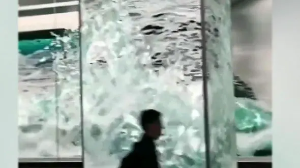 مترو با حال و هوای دریا + فیلم