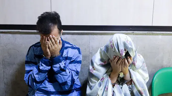 بهزاد در بالکن خانه زن خیانتکار زندانی شد / شوهر نیلوفر اتفاقی به خانه برگشت