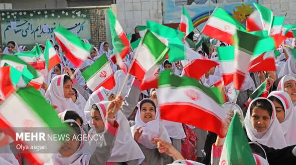 مدارس دزفول در آستانه مهر آماده استقبال از دانش آموزان شدند