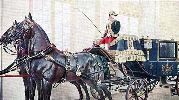 ببینید؛ عکس کالسکه اهدایی امپراطور عثمانی موزه ماشین فرانسه 