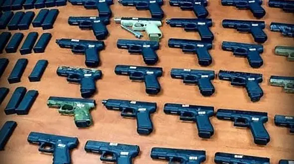 انهدام باند قاچاق سلاح جنگی در غرب کشور / 8 نفر دستگیر شدند + عکس 