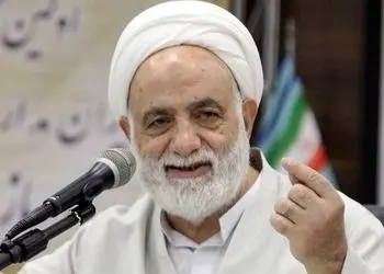 فیلم / صحبت های جذاب آقای قرائتی: آدم اولش که سیگار میکشه وجدانش پس میزنه بعد که تمرین میکنه لذت میبره یه ابروشو میندازه شمال شرقی یکی رو جنوب غربی میگه پووف ...