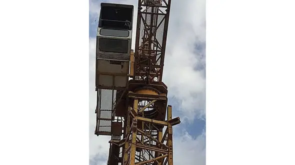 سقوط وحشتناک  قطعه‌ فلزی از یک جرثقیل در حاشیه سد سبلان دو کشته بر جا گذاشت 