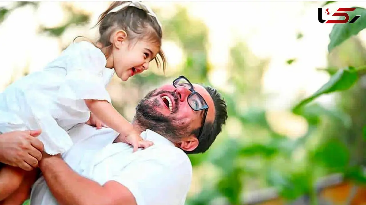 عکسی از محسن کیایی در کنار همسر و دخترش رز