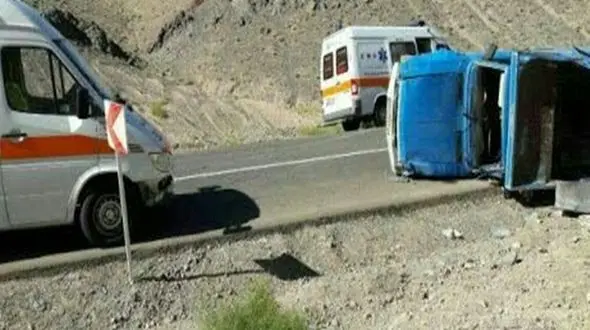 15 زخمی در تصادف 2 نیسان آبی در جاده کوزران