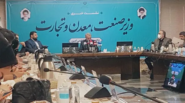 به تخلفات کرمان موتور و مدیران خودرو رسیدگی می شود / زرماکارون باید به ادعای تولید یک میلیون خودرو پاسخ دهد