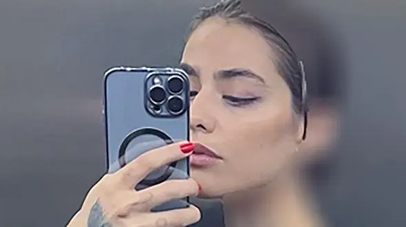 زیبایی خیره کننده ریحانه پارسا در لباس پوشیده ! / بازگشت از برهنگی خانم بازیگر !