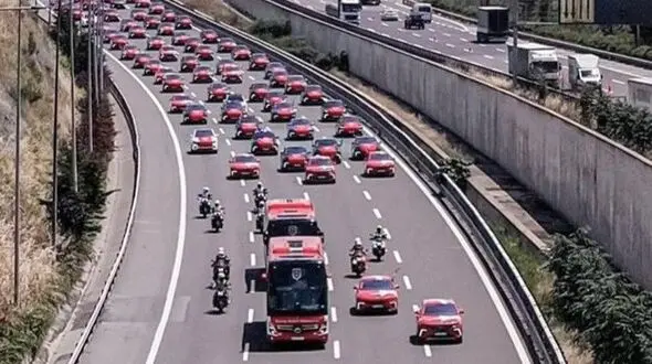 فیلم بدرقه خودرویی کاروان تیم ملی ترکیه به جام جهانی