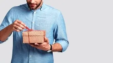 هدیه روز مرد برای همکار چی بخریم؟ 20 کادو کاربردی