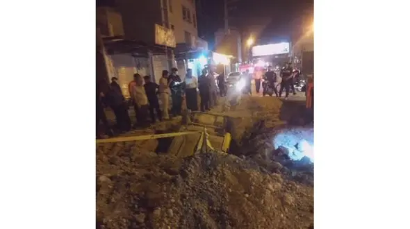 گودال آب و فاضلاب پراید را با 5 سرنشین در بهبهان بلعید +فیلم