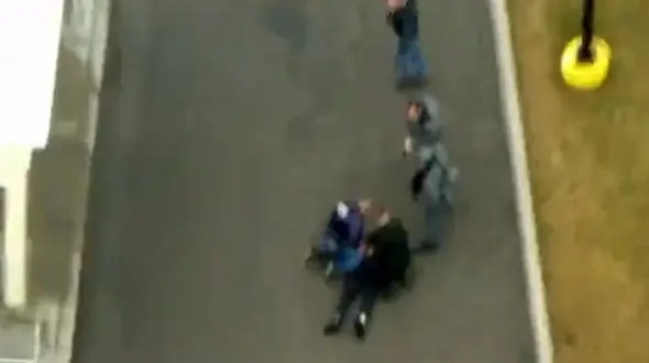 فیلم دیدنی از تعقیب و گریز دزدان فراری / پلیس از زمین و هوا آنها غافلگیر کردند