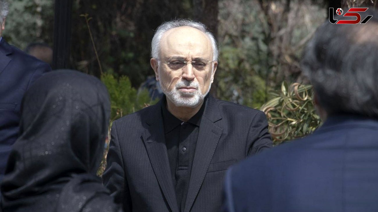 عکس از مراسم خاکسپاری برادر دکتر علی اکبر صالحی مرد اتمی ایران