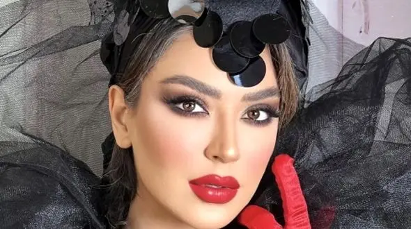 دلبری و طنازی فریبا طالبی با میکاپ غلیظ