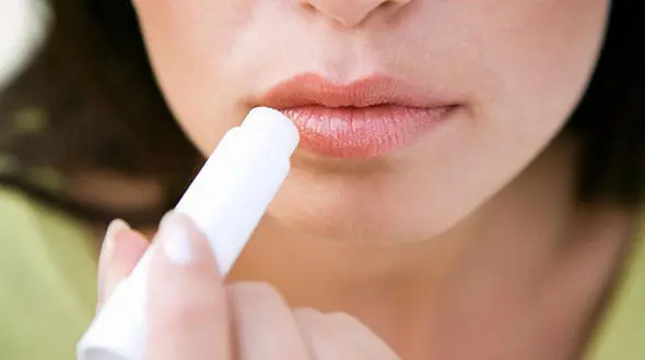 راهکارهای ساده و راحت برای خلاصی از ترک لب 