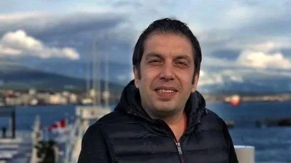 عکس زن و شوهری  عباس جمشیدی فر بازیگر خوش خنده سینما با همسر جوانش !