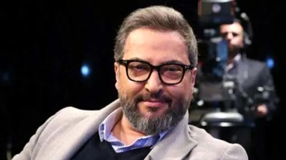 فیلم حضور هواداران پرسپولیس مقابل بیمارستان لاله بعد از درگذشت مهرداد میناوند