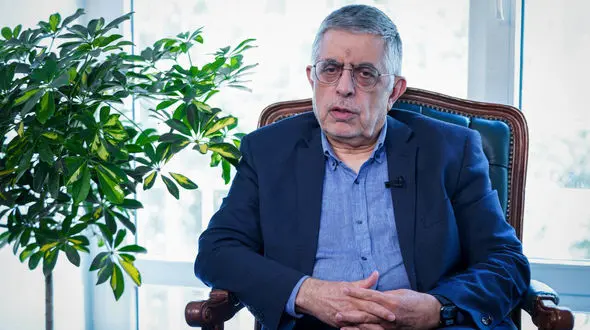 کرباسچی: حاکمیت احزاب را جدی نمی‌گیرد/ حضور آنها فُرمالیته است