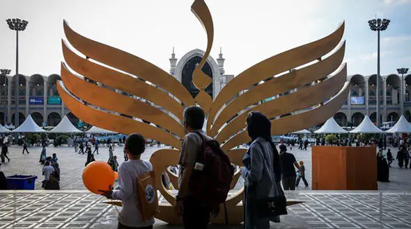 شور کتاب‌خوانی و شوق خانواده‌ها در سی‌وششمین نمایشگاه بین‌المللی کتاب تهران