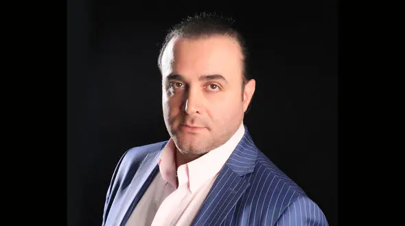 سینا سرلک خواننده از ایران مهاجرت کرد! / صدای شهرزاد هم رفت! + عکس