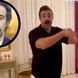 فیلم/ آواز شاد؛ پسره کله ی محسن تنابنده رو گذاشت رو سرش چنان شلنگی لرزوند که حلالیت میخواد