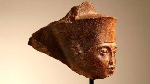 سر فرد معروفی که در حراجی به فروش رفت+عکس