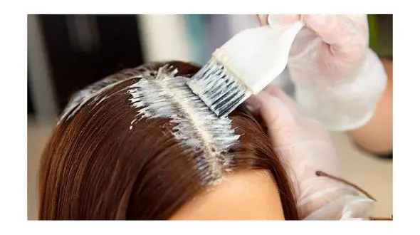 قبل از رنگ کردن موهایتان بخوانید