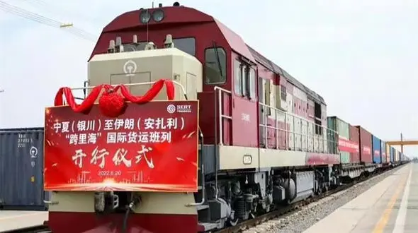 حرکت اولین قطار بین المللی باری از چین به مقصد ایران