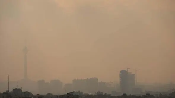 تنفس تهران نارنجی شد /  سوخت پر گوگرد استفاده می شود