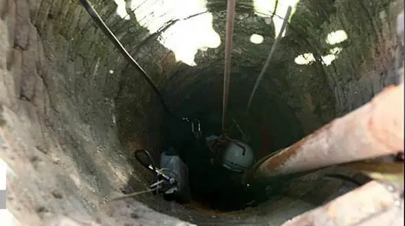 خروج پیکر بی جان جوان از چاه ۷۰ متری در روستای هشتبندی میناب