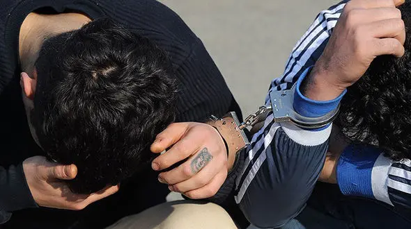  دستگیری فروشنده مشروبات الکلی در ولنجک + عکس 