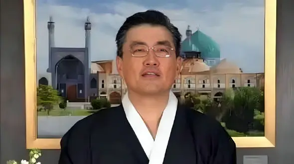 فیلم آواز باشکوه فارسی سفیر کره جنوبی با آهنگ پرسون پرسون کنار عباس عراقچی ! / وزیر امورخارجه به وجد آمد !