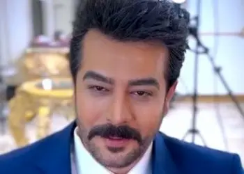 فیلم/ رقص و شادی سهیل قاصدی در روز دامادی و هنگام آماده شدن برای رفتن به عروسی و دیدن روی عروسش، مریم مومن/ شاه پسر داریم دوماد...