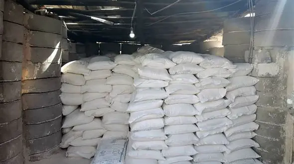 کشف بیش از کشف 5 تُن آرد خارج از شبکه توزیع در رامهرمز  