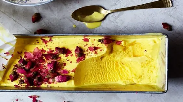 فوت و فن تهیه بستنی سنتی زعفرانی