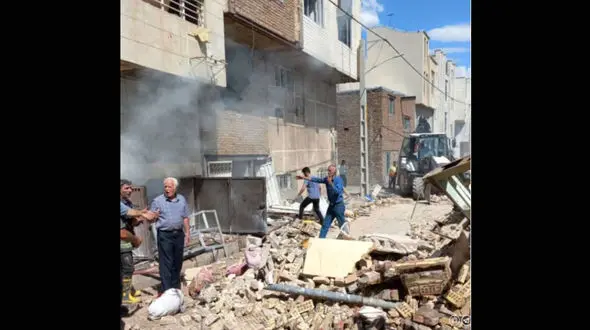 ویرانی زنجیره ای 8 ساختمان  در گلستان 