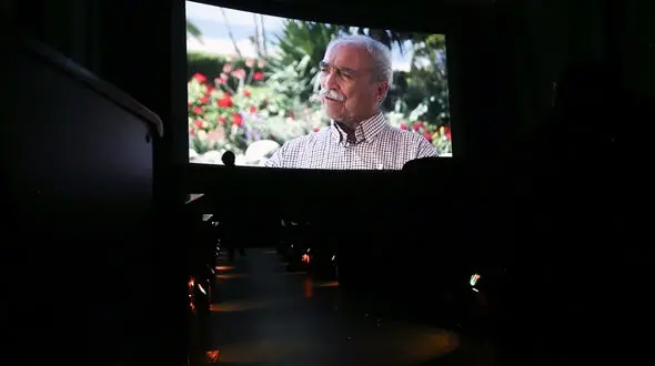 اکران مستند خیرین مدرسه ساز شهر تهران برای نخستین بار در سینما فلسطین