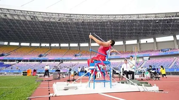 عرفان بندری از مدال پرتاب نیزه جا ماند