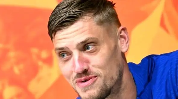 کری خوانی سنگربان لاله‌های نارنجی برای مسی و دوستان