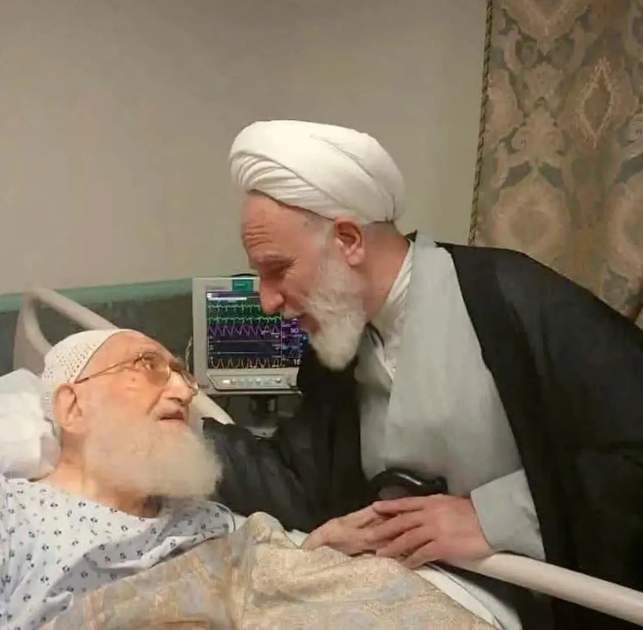 آیت الله نوری همدانی در بیمارستان بستری شد؛ آخرین اخبار از وضعیت جسمانی