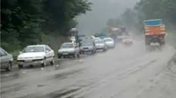 ترافیک در آزادراه کرج-تهران نیمه سنگین است/ بارش باران و برف در اکثر استان‌های شمالی و غربی کشور