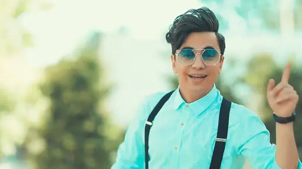 این دختر زیبا خواهر محسن ابراهیم زاده است ! + عکس دختر شیک و باکلاس 