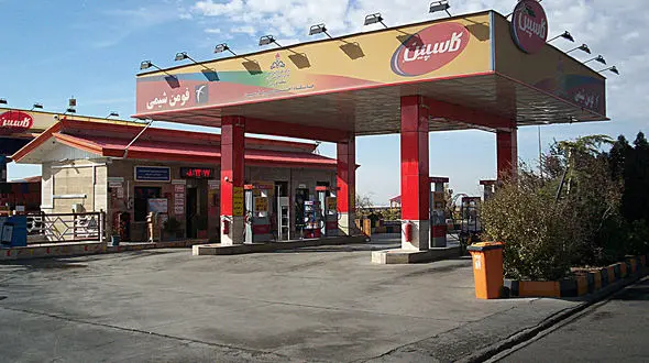 فیلم لحظه آتش گرفتن پراید در  جایگاه سی ان جی فاروج ! /  خونسردی و موفقیت !