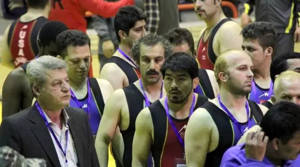 فیلم / داود گودرزی بازیگر سریال پایتخت: من براحتی میتوانستم تنابنده را در کشتی شکست دهم!  نقی معمولی باید پیروز مسابقات کشتی می شد و  قبول کردم این نقش را بازی کنم !