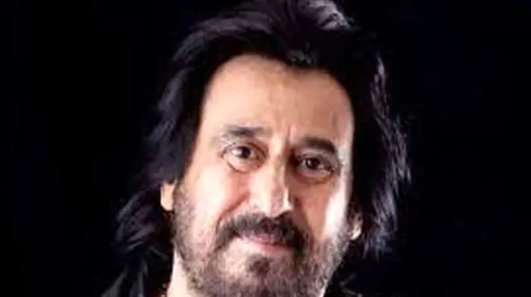 عکس/ژست «شهرام شب پره وسط خیابان ولیعصر» در دهه ۵۰