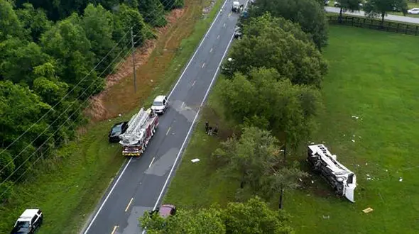 واژگونی مرگبار اتوبوس/ 16 مسافر کشته شدند