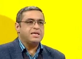 فیلم / دکتر عزیزی: وقتی زن میگه دست نزن به من یعنی دست بزن ... جیغ بزنه دست نزن یعنی بغلم کن.../ چندشم میشه یعنی بیشتر بغلم کن ... پس ....