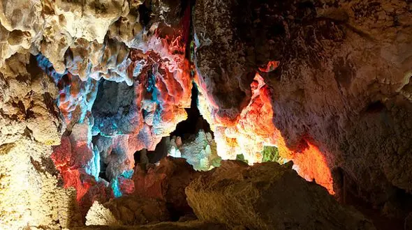 این غار در اراک هنوز پر از گنج های نهفته است ! / غار هستیجان وسوسه ای برای ثروت ملی !