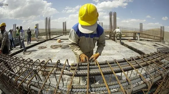 بیمه علت باکاری افغان ها و بیکار ماندن ایرانیان/ بیمه نشدن اتباع و ورشکستگی صندوق ها/ 650 همت فقط بدهی دولت به تامین اجتماعی