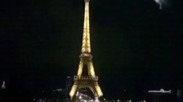 خاموش شدن چراغ‌های برج ایفل در احترام به قربانیان حوادث تروریستی تهران + فیلم